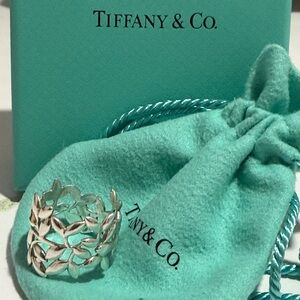 Tiffany & Co. Sterling Silver Olive Leaf Ring  by Paloma Picasso Size 8